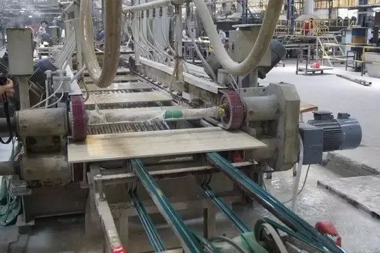 陶瓷廠異味大、被投訴，潔匠現(xiàn)場抽取廢氣做檢測、研制有效除臭劑！