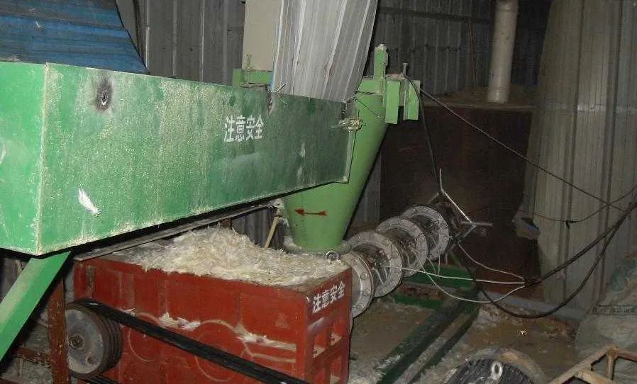羽毛粉加工腥味、苦味、惡臭味混雜，看工業(yè)除臭劑如何快速除臭！
