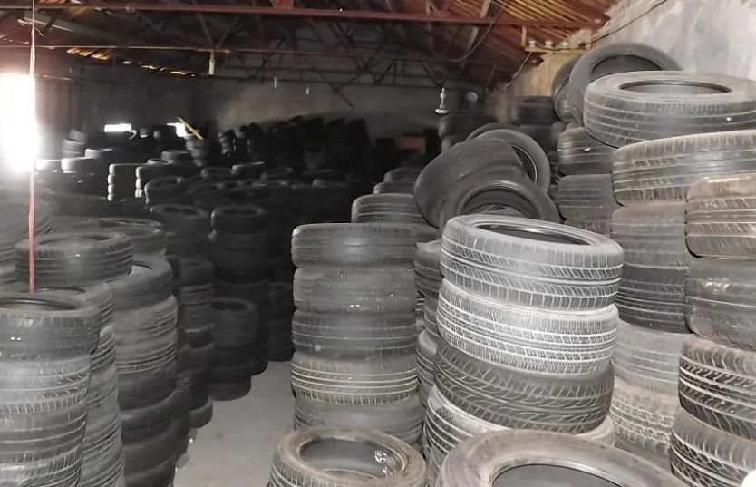 潔匠凈化·的凈工業(yè)除臭劑_廢舊輪胎煉油廢氣污染，車間惡臭問題可利用潔匠凈化除臭劑解決